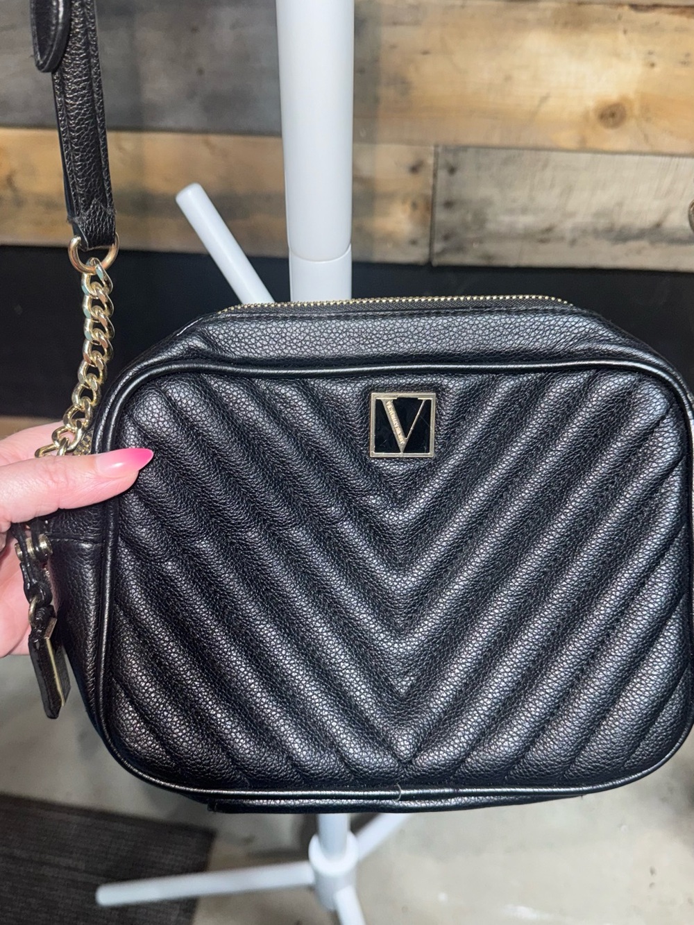Victoria Secret Black Quilted Crossbody Bag with Gold Chain Accent - Picture 4 of 9